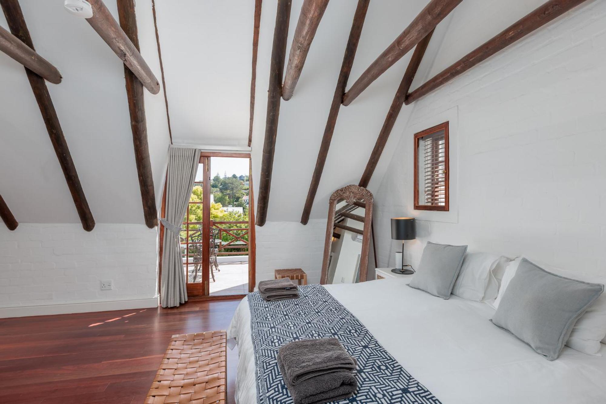 Die Rietdak - Reetdachhaus Mit Vier Schlafzimmern เคปทาวน์ ภายนอก รูปภาพ