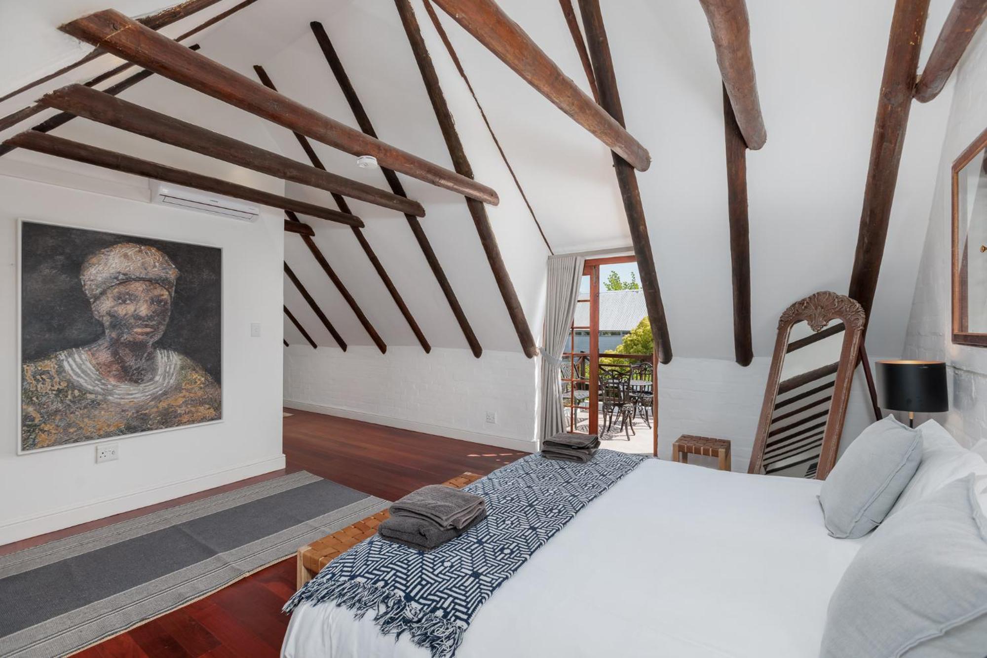 Die Rietdak - Reetdachhaus Mit Vier Schlafzimmern เคปทาวน์ ภายนอก รูปภาพ